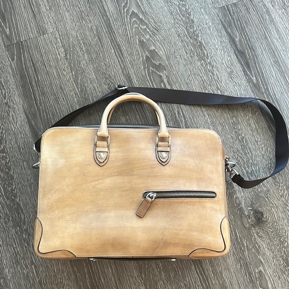 Leather tote bag. Laptop bag! Made in Italy. NEW